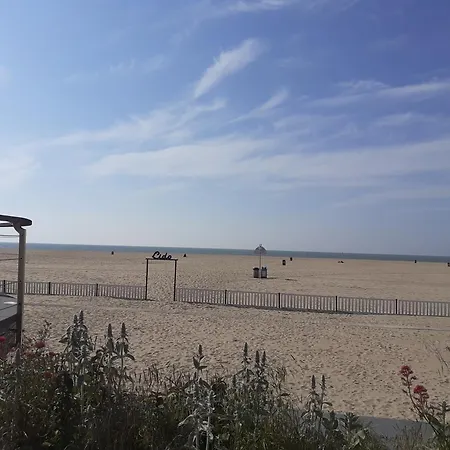 Near The Sea Apartman